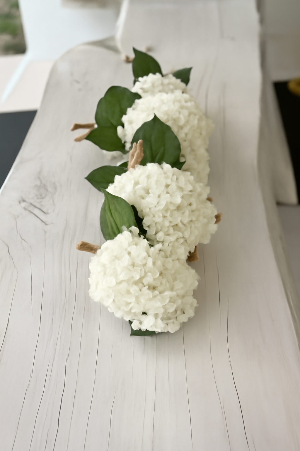 Composition Hortensias 91 cm Blanc